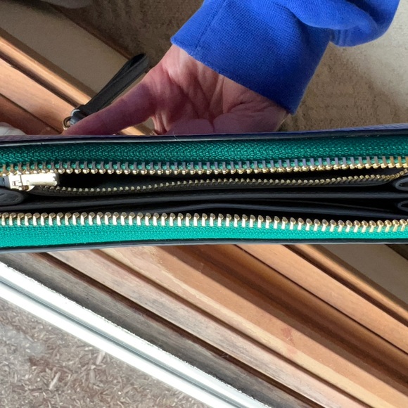 Coach carriage leather zip around wallet - Picture 10 of 14